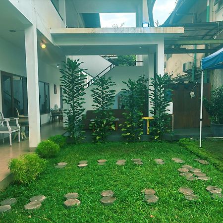 Yaemal Frances Hotel บันดุง ภายนอก รูปภาพ